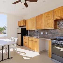 Casa Girasol Ocean Views Steps to Beach，位于雪松山的酒店