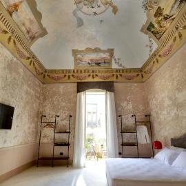 Galatina Suites - Palazzo Scalfo Roof Garden，位于加拉蒂纳的酒店