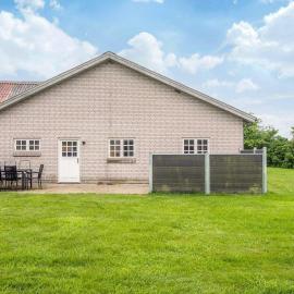 6 person holiday home in Ribe-By Traum，位于里伯的酒店