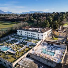 QC Grand Hotel Villa Arzaga Garda Spa & Golf，位于卡拉瓦吉斯德拉海滨的酒店