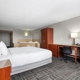 Canad Inns Destination Center Grand Forks，位于格兰福克的酒店