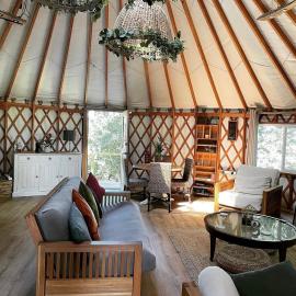 Yurt - The Spinney，位于法灵登的酒店