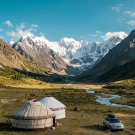 Yurt On The Mountain -With us you will feel the spirit of nomads，位于Svetlaya Polyana的酒店