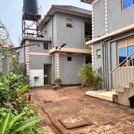 Zone hotel and guest house，位于Bugembe的酒店