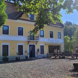 Pension Leano，位于Nötsch的酒店