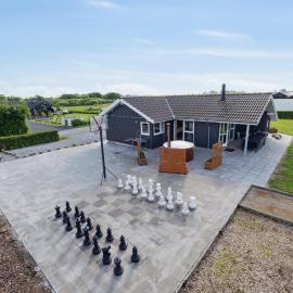 Activity House - Flovt Strand Haderslev，位于哈泽斯莱乌的酒店