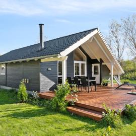 Lovely Summer House With Spa Close To The Beach，位于瓦伊比的酒店