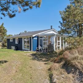 Holiday Home In Vorupør Near Sea And Nature，位于齐斯泰兹的酒店