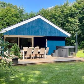Renovated Holiday Home By Kvie Lake，位于安斯艾厄的酒店