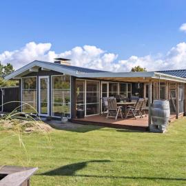 Close To The Beach With Outdoor Spa，位于斯劳厄尔瑟的酒店