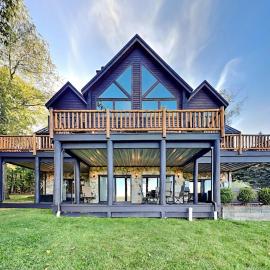 Magnificent Mountain Lodge，位于麦克亨利的酒店