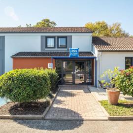 Ibis Budget Villefranche，位于Limas的酒店
