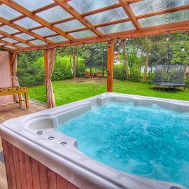 Urocza Kryjówka ze SPA，位于莱斯科的酒店