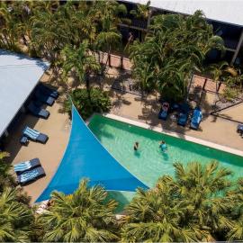 Trinity Beach Club Holiday Apartments，位于三一海滩的酒店