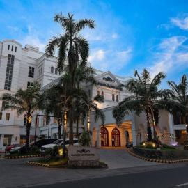 Madison Crown Hotel，位于安吉利斯的酒店