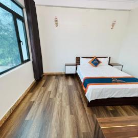 Khách sạn Cao Sơn，位于Cửa Ông的酒店