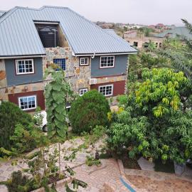Immanuel Victory hotel，位于Atebubu的酒店