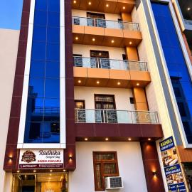 Radhika comfort stay，位于范兰德凡的酒店
