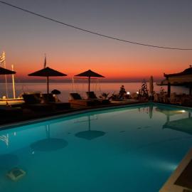 Violetta Seaside Studios&Apartments，位于卡罗维西的酒店