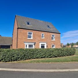 Sprawling 7-Bed Retreat in the Heart of Warboys