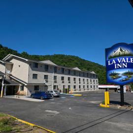 LaVale Inn Cumberland Area，位于拉瓦莱的酒店