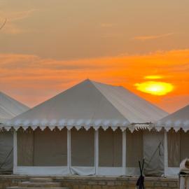 Desert Island Luxury Camp & Resort Jaisalmer，位于斋沙默尔的酒店