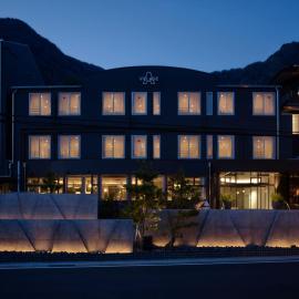 A village，位于富士河口湖的酒店