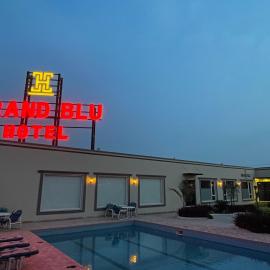 Grand Blu Hotel，位于海得拉巴的酒店