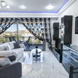 Aarchon Apartments & luxury Suites，位于萨拉米斯的酒店