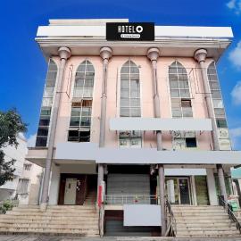 Super Hotel O Benz Circle Vijaywada Formerly Akshaya Pride，位于Mohammadnagar的酒店