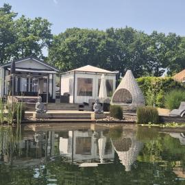 Vakantiepark Klein Vink - Boulevard 16，位于阿尔森的酒店