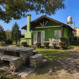 Mama Pacha Cabin Rural Nature Retreat near Salta，位于巴克罗斯的酒店