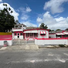 Multiple air condition Rooms in Port Morant St Thomas Jamaica，位于Bowden的酒店