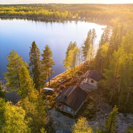 Kutulammen erämökki saunalla，位于拉努阿的酒店