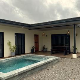 Villa Shambala Arenal Volcano View Private Pool 6 Guests，位于Tanque的酒店