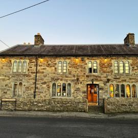 Cross Hands Hotel，位于Llanybydder的酒店