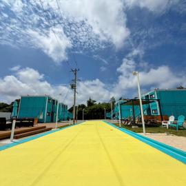 MIYAKOJIMA Blue Village HOTEL & SAUNA，位于Miyakojima的酒店