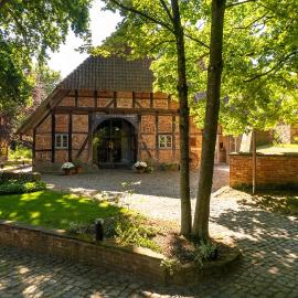 Biohotel WildLand Natural Resort，位于Hornbostel的酒店