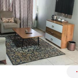 Peach City Hotel，位于Prampram的酒店