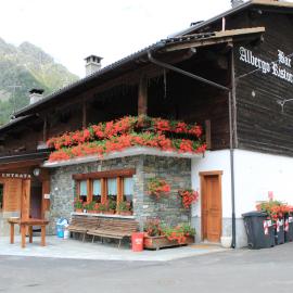 Albergo Alpino Cheggio，位于Alpe Cheggio的酒店