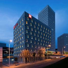 Ibis Barcelona Santa Coloma，位于圣科洛马的酒店