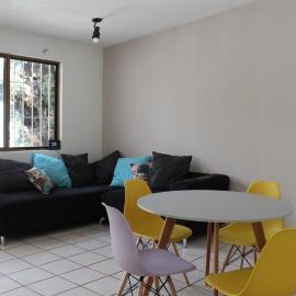 Apartamento segundo piso cerca de B Quintana，位于Laborcillas的酒店