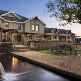 Protea Hotel by Marriott Bloemfontein Willow Lake，位于布隆方丹的酒店