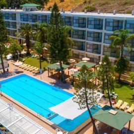 Ron Beach Hotel，位于提比里亚的酒店