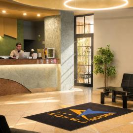 Hotel Astoria City Center，位于雅西的酒店