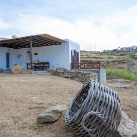 Aherionas Cottage House Mykonos，位于Plintri的酒店