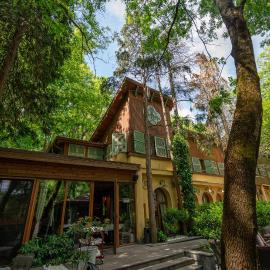 Villa VICTORIA Loven Park Boutique Rooms Sofia，位于索非亚的酒店