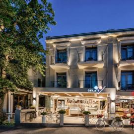 Hotel Rastoni - Helvetia，位于帕拉塔蒙的酒店