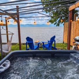 Chalet #10 - Spa & Fireplace，位于Cap-Saint-Ignace的酒店