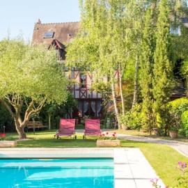 Hôtel Spa - Au Charme Rabelaisien，位于阿姆博斯的酒店